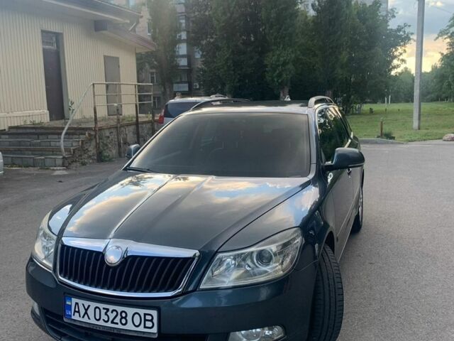 Синий Шкода Октавия, объемом двигателя 1.6 л и пробегом 202 тыс. км за 7500 $, фото 1 на Automoto.ua