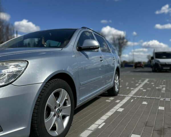 Синий Шкода Октавия, объемом двигателя 1.4 л и пробегом 220 тыс. км за 7500 $, фото 1 на Automoto.ua