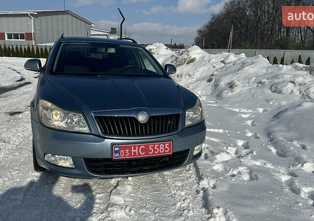 Синий Шкода Октавия, объемом двигателя 1.8 л и пробегом 150 тыс. км за 6999 $, фото 1 на Automoto.ua