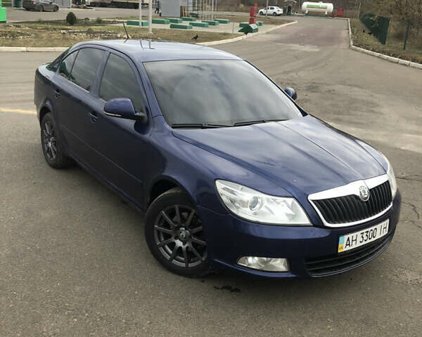 Синий Шкода Октавия, объемом двигателя 1.6 л и пробегом 330 тыс. км за 7000 $, фото 1 на Automoto.ua
