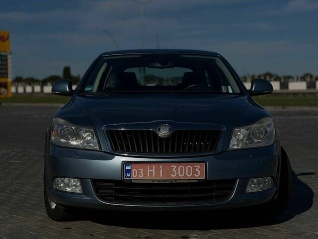 Синій Шкода Октавія, об'ємом двигуна 1.6 л та пробігом 242 тис. км за 7300 $, фото 1 на Automoto.ua