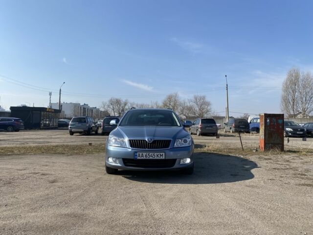 Синий Шкода Октавия, объемом двигателя 0 л и пробегом 228 тыс. км за 8000 $, фото 1 на Automoto.ua