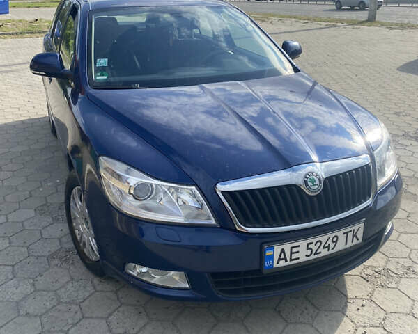 Синий Шкода Октавия, объемом двигателя 1.6 л и пробегом 237 тыс. км за 7500 $, фото 1 на Automoto.ua
