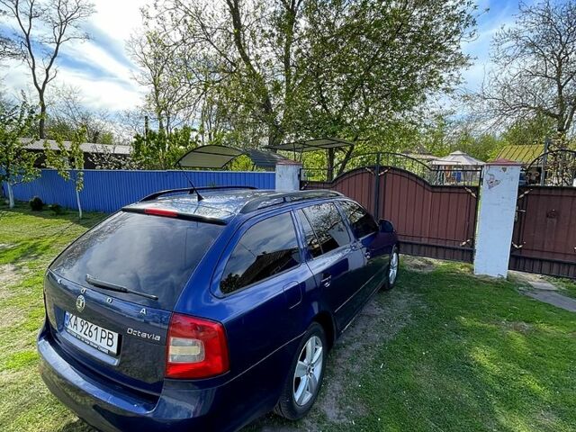 Синій Шкода Октавія, об'ємом двигуна 1.6 л та пробігом 300 тис. км за 7250 $, фото 1 на Automoto.ua