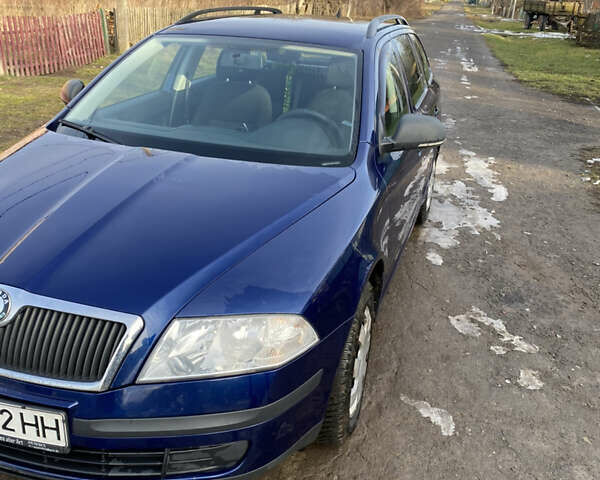 Синий Шкода Октавия, объемом двигателя 1.6 л и пробегом 240 тыс. км за 7800 $, фото 1 на Automoto.ua