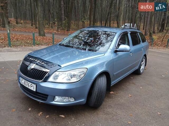 Синий Шкода Октавия, объемом двигателя 1.8 л и пробегом 236 тыс. км за 6850 $, фото 1 на Automoto.ua