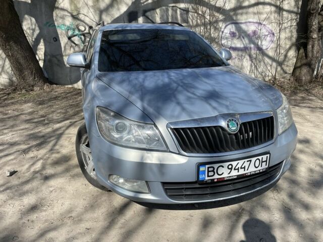 Синий Шкода Октавия, объемом двигателя 2 л и пробегом 290 тыс. км за 8500 $, фото 1 на Automoto.ua