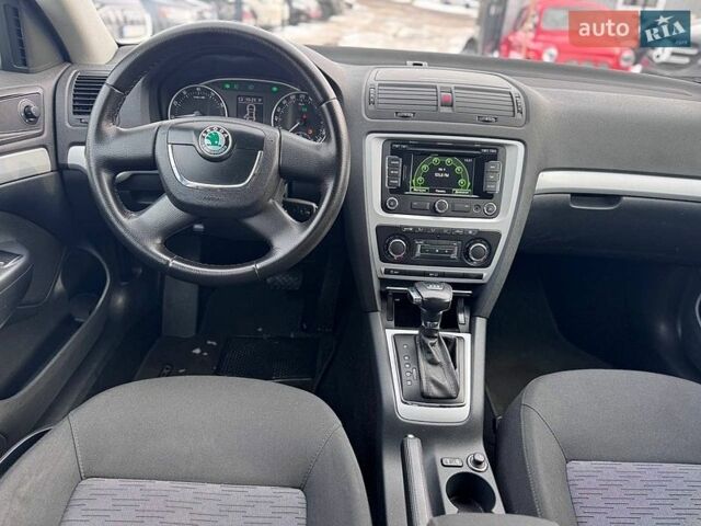 Синий Шкода Октавия, объемом двигателя 1.2 л и пробегом 213 тыс. км за 6700 $, фото 1 на Automoto.ua