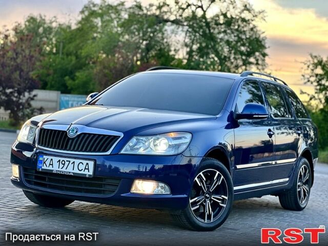 Синий Шкода Октавия, объемом двигателя 2 л и пробегом 263 тыс. км за 9500 $, фото 1 на Automoto.ua
