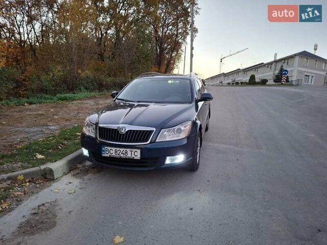 Синий Шкода Октавия, объемом двигателя 1.8 л и пробегом 160 тыс. км за 9000 $, фото 1 на Automoto.ua