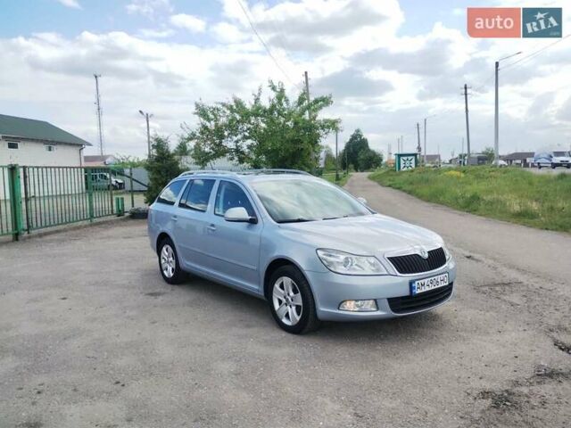 Синий Шкода Октавия, объемом двигателя 2 л и пробегом 238 тыс. км за 9700 $, фото 1 на Automoto.ua