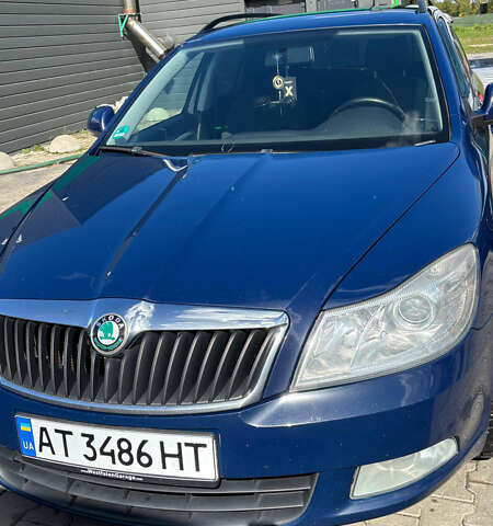 Синий Шкода Октавия, объемом двигателя 1.6 л и пробегом 300 тыс. км за 7500 $, фото 1 на Automoto.ua