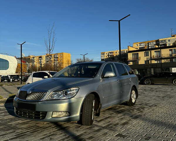 Синий Шкода Октавия, объемом двигателя 1.2 л и пробегом 225 тыс. км за 6300 $, фото 1 на Automoto.ua