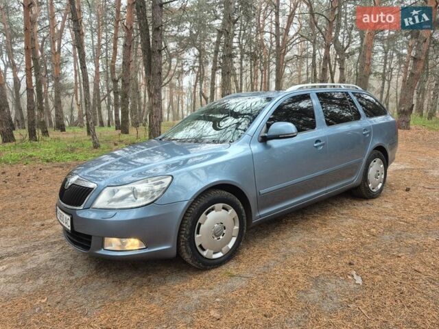 Синий Шкода Октавия, объемом двигателя 1.6 л и пробегом 251 тыс. км за 9500 $, фото 1 на Automoto.ua