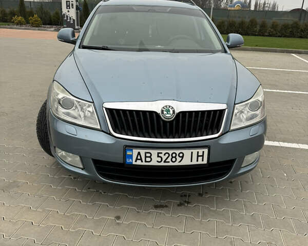 Синий Шкода Октавия, объемом двигателя 1.6 л и пробегом 275 тыс. км за 7700 $, фото 1 на Automoto.ua