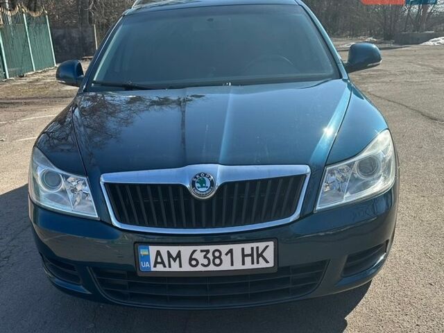 Синий Шкода Октавия, объемом двигателя 1.6 л и пробегом 220 тыс. км за 8700 $, фото 1 на Automoto.ua