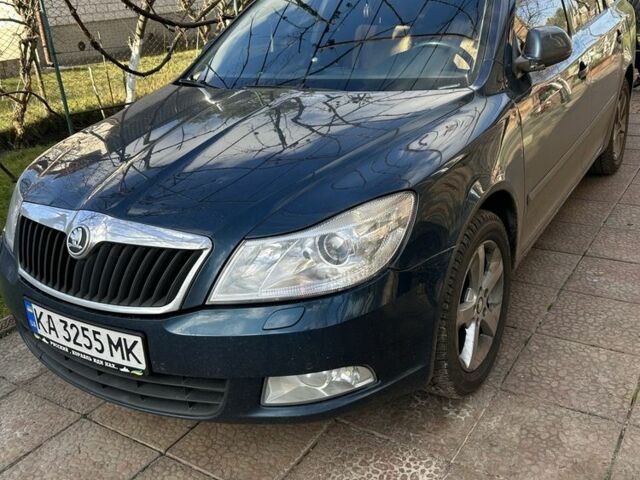 Синій Шкода Октавія, об'ємом двигуна 1.2 л та пробігом 313 тис. км за 5900 $, фото 1 на Automoto.ua