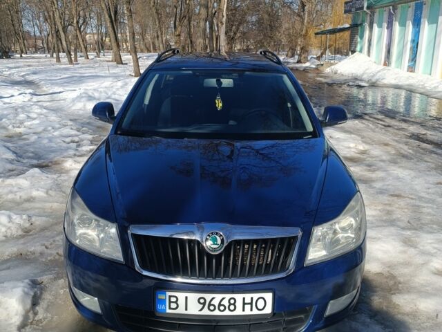 Синий Шкода Октавия, объемом двигателя 1.6 л и пробегом 330 тыс. км за 6300 $, фото 1 на Automoto.ua