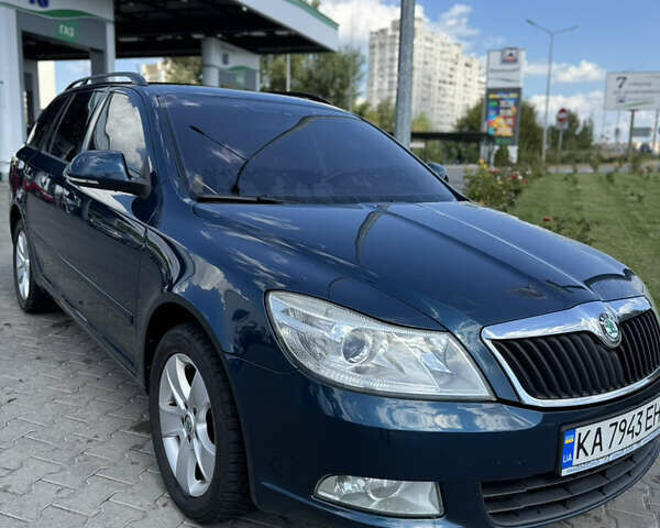 Синий Шкода Октавия, объемом двигателя 1.8 л и пробегом 247 тыс. км за 7400 $, фото 1 на Automoto.ua