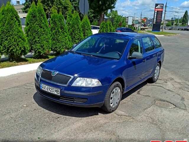 Синий Шкода Октавия, объемом двигателя 1.6 л и пробегом 299 тыс. км за 6800 $, фото 1 на Automoto.ua