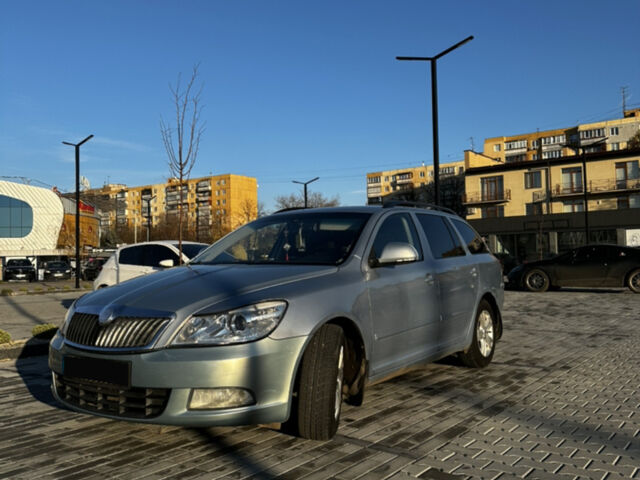 Синий Шкода Октавия, объемом двигателя 1.2 л и пробегом 225 тыс. км за 5100 $, фото 1 на Automoto.ua