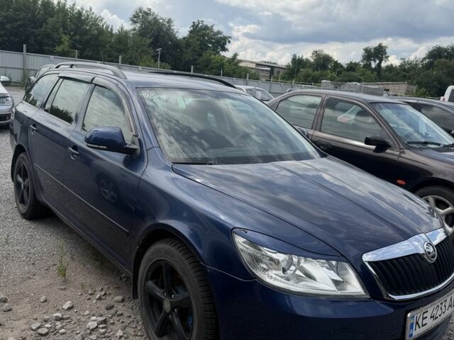 Синий Шкода Октавия, объемом двигателя 1.8 л и пробегом 170 тыс. км за 6500 $, фото 1 на Automoto.ua