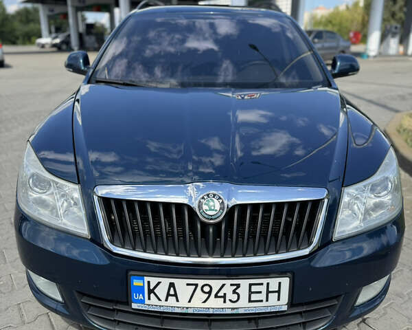 Синий Шкода Октавия, объемом двигателя 1.8 л и пробегом 247 тыс. км за 9200 $, фото 1 на Automoto.ua