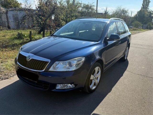Синий Шкода Октавия, объемом двигателя 1.8 л и пробегом 200 тыс. км за 3999 $, фото 1 на Automoto.ua