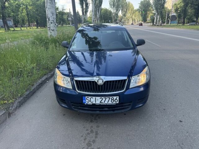 Синий Шкода Октавия, объемом двигателя 1.9 л и пробегом 370 тыс. км за 3400 $, фото 1 на Automoto.ua