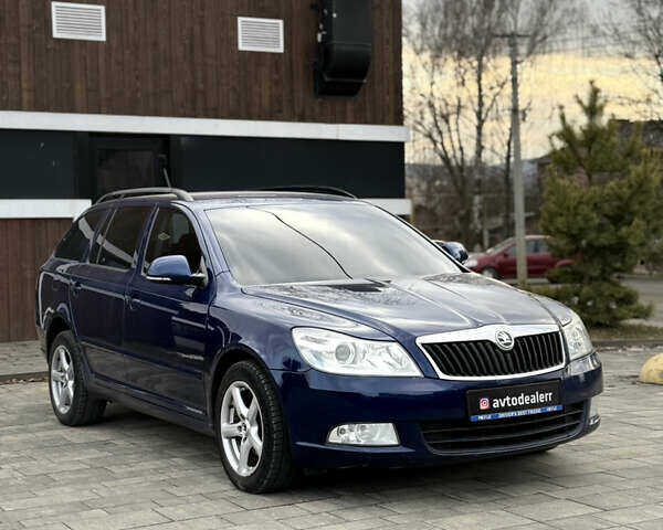 Синий Шкода Октавия, объемом двигателя 1.6 л и пробегом 273 тыс. км за 7500 $, фото 1 на Automoto.ua
