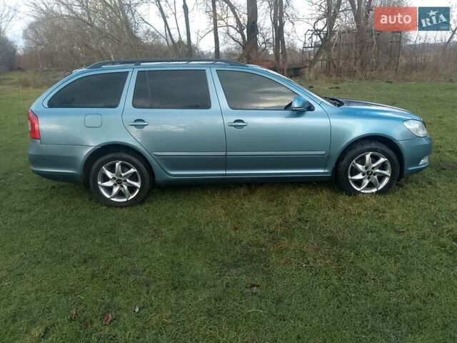 Синий Шкода Октавия, объемом двигателя 2 л и пробегом 299 тыс. км за 7800 $, фото 1 на Automoto.ua