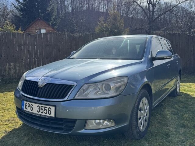 Синий Шкода Октавия, объемом двигателя 1.6 л и пробегом 350 тыс. км за 3650 $, фото 1 на Automoto.ua