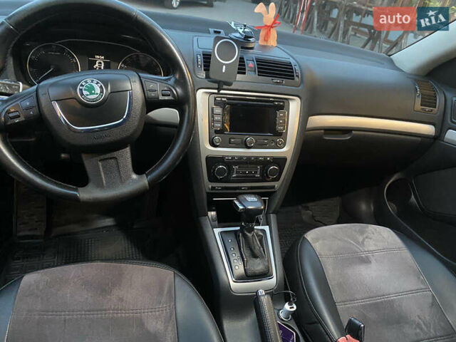 Синий Шкода Октавия, объемом двигателя 1.2 л и пробегом 297 тыс. км за 7700 $, фото 1 на Automoto.ua