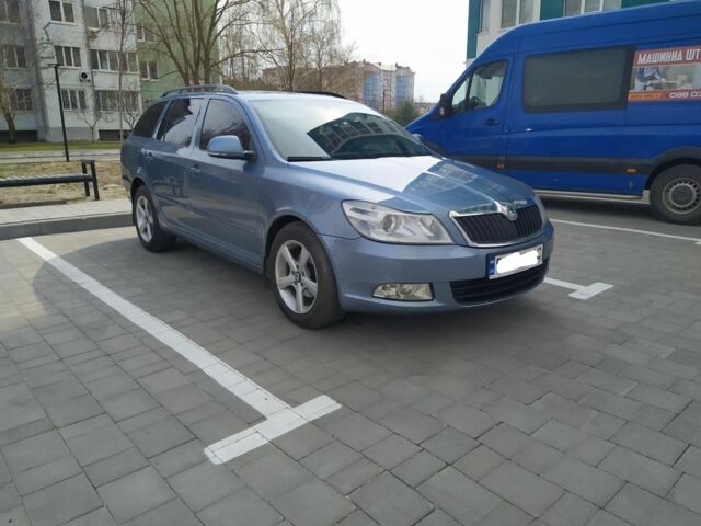 Синій Шкода Октавія, об'ємом двигуна 0 л та пробігом 252 тис. км за 6800 $, фото 1 на Automoto.ua