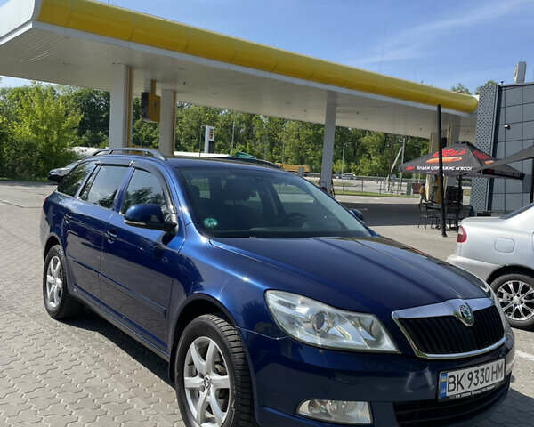 Синий Шкода Октавия, объемом двигателя 1.6 л и пробегом 250 тыс. км за 8600 $, фото 1 на Automoto.ua