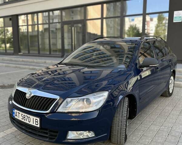 Синий Шкода Октавия, объемом двигателя 1.6 л и пробегом 231 тыс. км за 7800 $, фото 1 на Automoto.ua