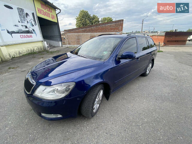 Синий Шкода Октавия, объемом двигателя 1.6 л и пробегом 227 тыс. км за 8500 $, фото 1 на Automoto.ua