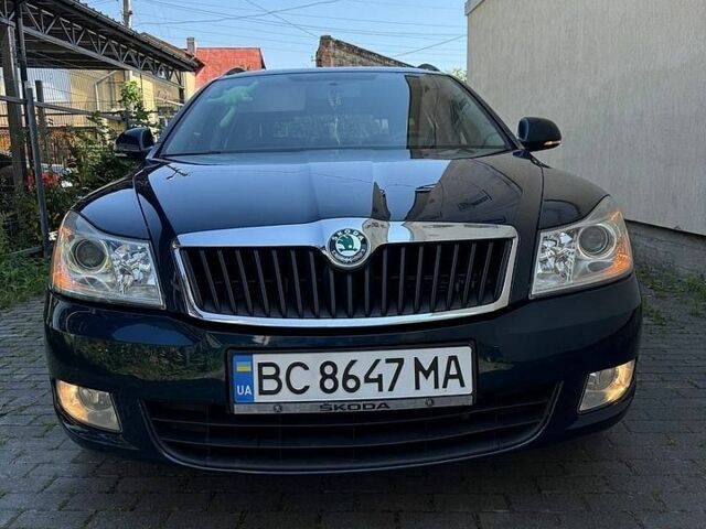 Синий Шкода Октавия, объемом двигателя 1.6 л и пробегом 190 тыс. км за 8800 $, фото 1 на Automoto.ua