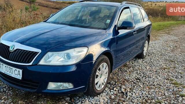 Синий Шкода Октавия, объемом двигателя 1.6 л и пробегом 268 тыс. км за 9100 $, фото 1 на Automoto.ua