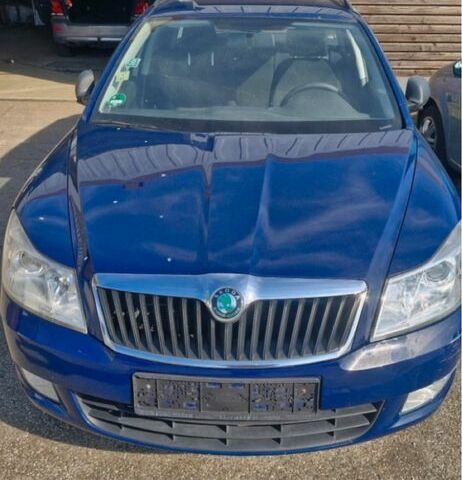 Синий Шкода Октавия, объемом двигателя 0 л и пробегом 238 тыс. км за 3950 $, фото 1 на Automoto.ua