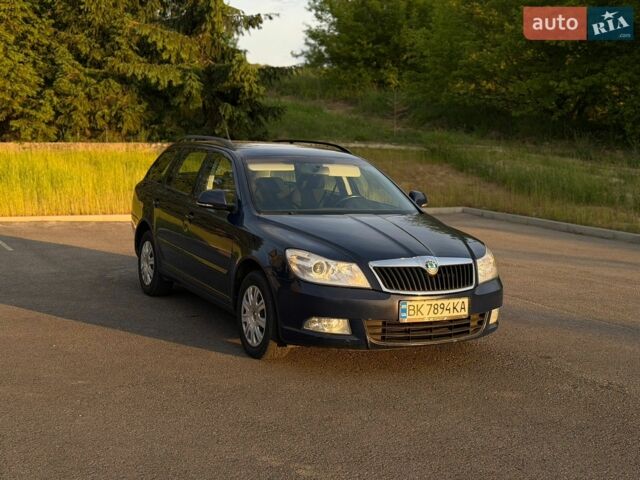 Синій Шкода Октавія, об'ємом двигуна 1.6 л та пробігом 229 тис. км за 7950 $, фото 1 на Automoto.ua