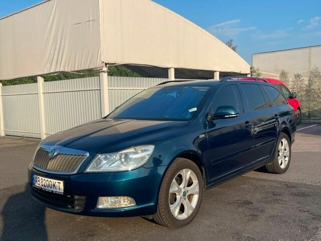 Синий Шкода Октавия, объемом двигателя 1.6 л и пробегом 257 тыс. км за 9400 $, фото 1 на Automoto.ua