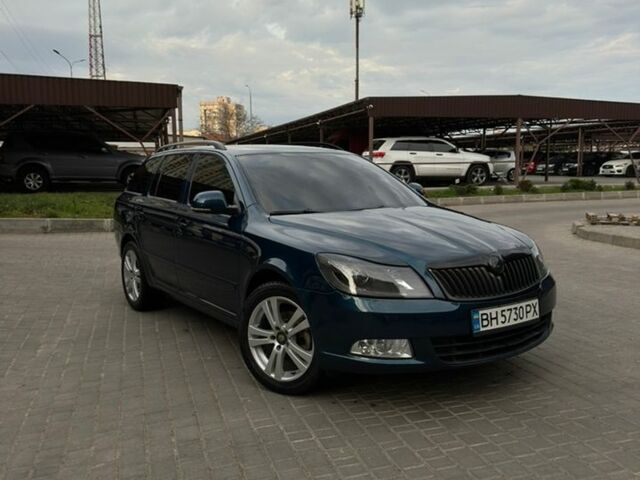 Синий Шкода Октавия, объемом двигателя 1.97 л и пробегом 320 тыс. км за 8200 $, фото 1 на Automoto.ua