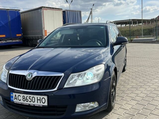 Синий Шкода Октавия, объемом двигателя 1.6 л и пробегом 289 тыс. км за 7200 $, фото 1 на Automoto.ua