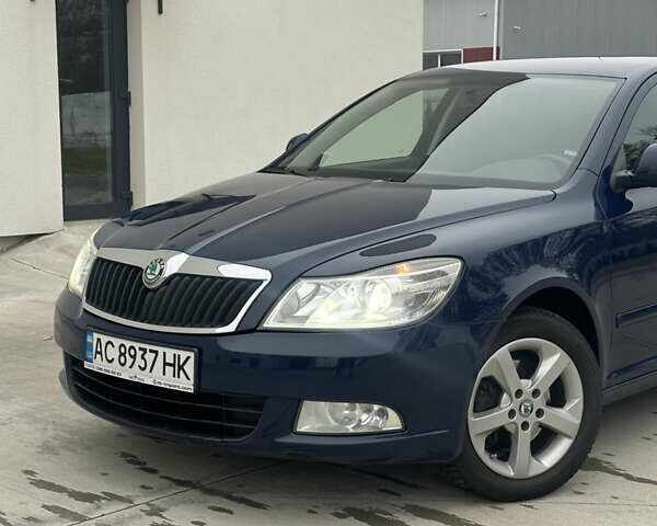 Синій Шкода Октавія, об'ємом двигуна 2 л та пробігом 299 тис. км за 9500 $, фото 1 на Automoto.ua