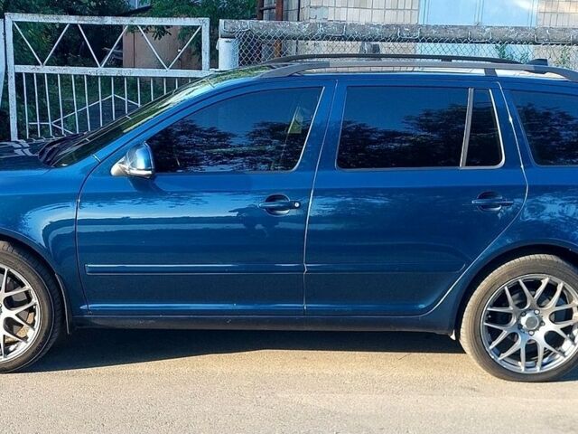 Синий Шкода Октавия, объемом двигателя 1.8 л и пробегом 176 тыс. км за 9250 $, фото 1 на Automoto.ua