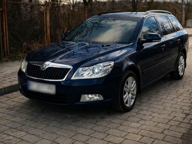 Синій Шкода Октавія, об'ємом двигуна 1.6 л та пробігом 246 тис. км за 8780 $, фото 1 на Automoto.ua