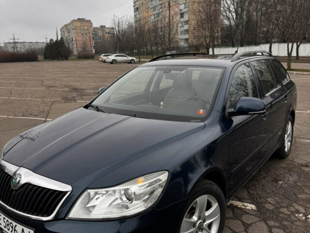 Синій Шкода Октавія, об'ємом двигуна 1.2 л та пробігом 170 тис. км за 7000 $, фото 1 на Automoto.ua