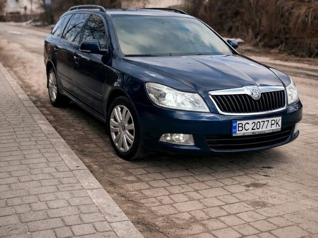 Синий Шкода Октавия, объемом двигателя 1.6 л и пробегом 246 тыс. км за 8800 $, фото 1 на Automoto.ua