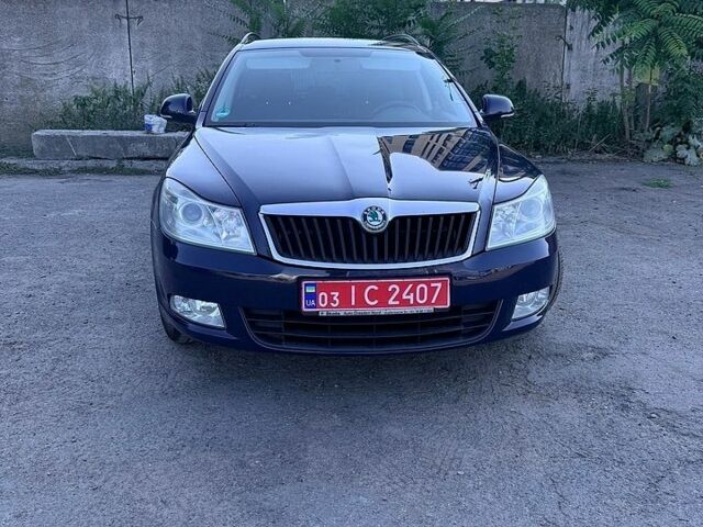 Синий Шкода Октавия, объемом двигателя 1.6 л и пробегом 212 тыс. км за 8700 $, фото 1 на Automoto.ua